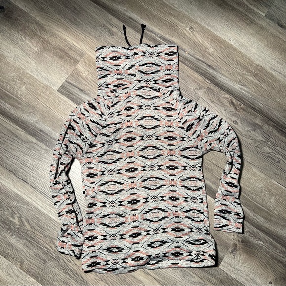 Derek Heart - Boho Cowl Neck Hoodie - Picture 4 of 5